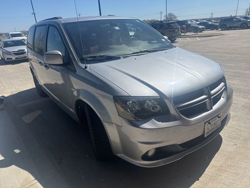 Used 2019 Dodge Grand Caravan GT image 2