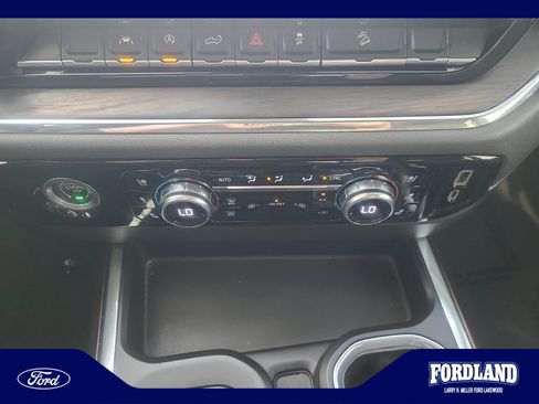 Used 2023 GMC Sierra 1500 SLT w/ SLT Premium Package AWD/4WD image 31
