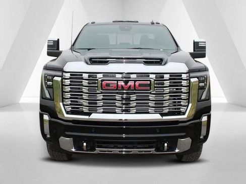 New 2026 GMC Sierra 3500 Denali image 2