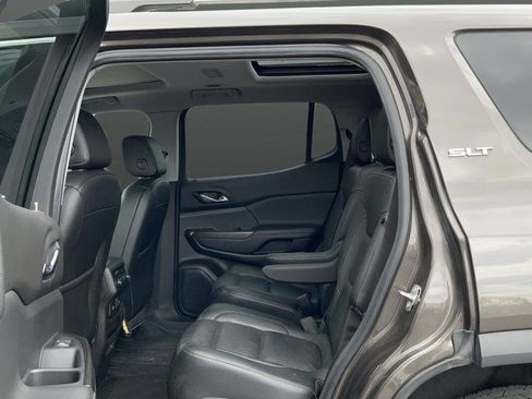 Used 2019 GMC Acadia SLT w/ LPO, Floor Liner Package AWD/4WD image 19