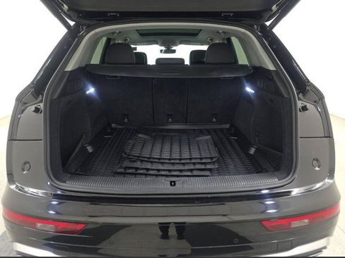 Used 2023 Audi Q5 2.0T Premium w/ Convenience Package AWD/4WD image 5