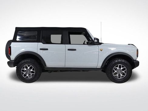Used 2023 Ford Bronco Badlands image 6
