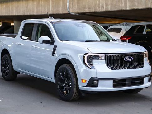 New 2026 Ford Maverick Lobo AWD/4WD image 3