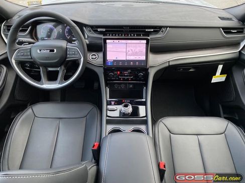 New 2025 Jeep Grand Cherokee Limited image 10