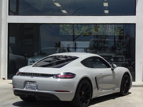 Used 2021 Porsche 718 Cayman RWD image 7