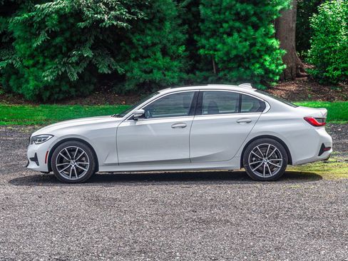 Used 2021 BMW 330i xDrive 330i xDrive w/ Convenience Package image 4