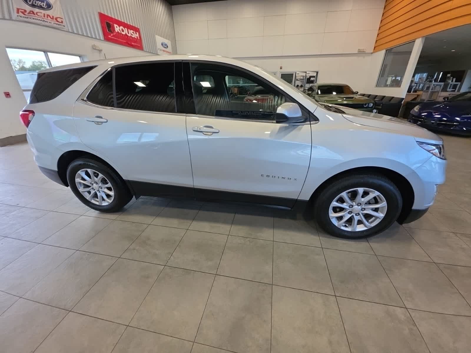Used 2020 Chevrolet Equinox LT w/ Driver Convenience Package FWD image 5