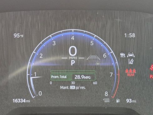 Used 2025 Toyota Corolla Cross XLE w/ Convenience Package image 11