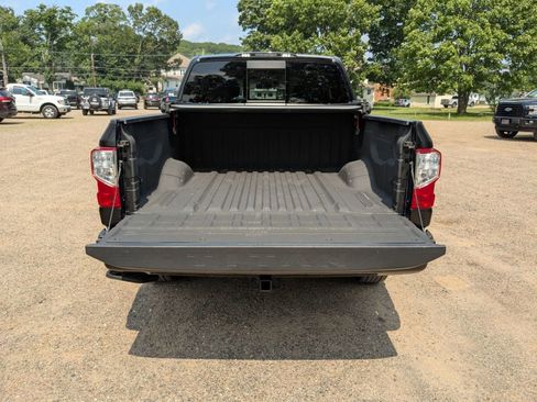 Used 2021 Nissan Titan SV w/ SV Convenience Package image 31