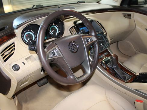 Used 2011 Buick LaCrosse CXL image 16