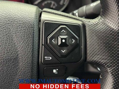 Used 2016 Toyota Tacoma TRD Sport image 39