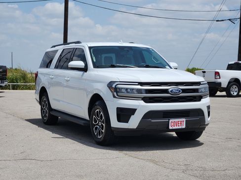 Used 2023 Ford Expedition Max XLT RWD image 3