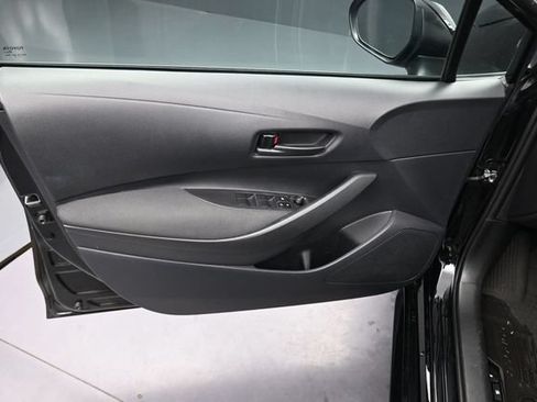 Used 2025 Toyota Corolla LE FWD image 15