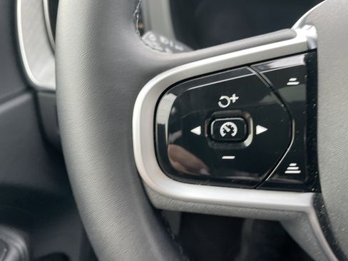 Used 2025 Volvo XC60 B5 Plus image 45