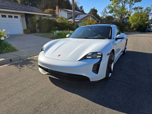 Used 2022 Porsche Taycan RWD image 20