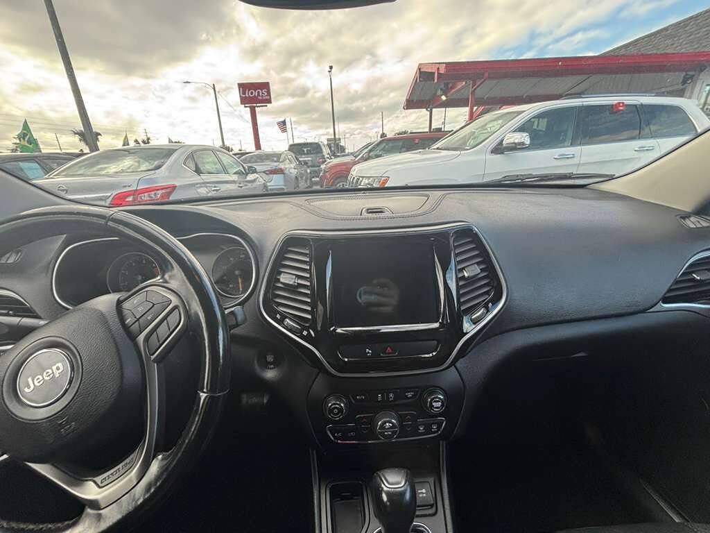 Used 2020 Jeep Cherokee Limited FWD image 5