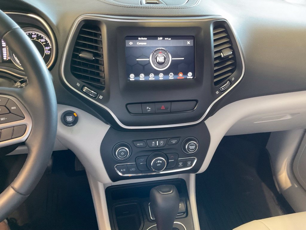 Used 2020 Jeep Cherokee Latitude Plus FWD image 16