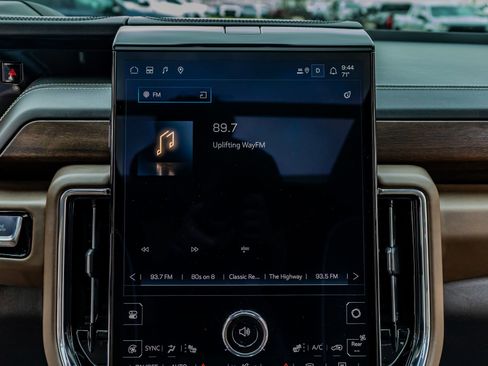 Used 2025 GMC Yukon Denali Ultimate image 24