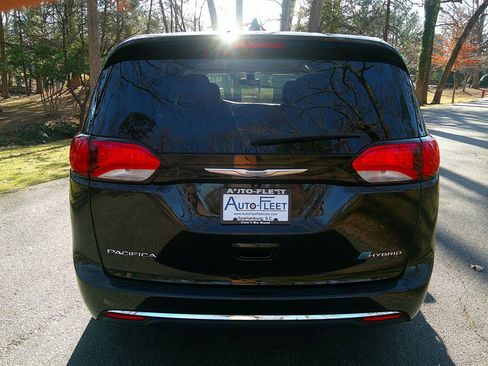 Used 2017 Chrysler Pacifica Touring Plus image 6