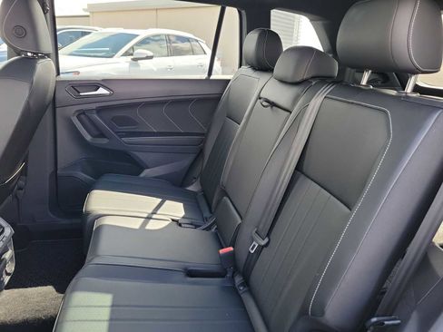 Used 2023 Volkswagen Tiguan SE R-Line image 19