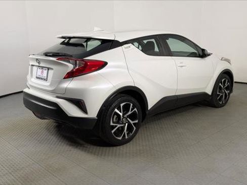 Used 2018 Toyota C-HR XLE image 7