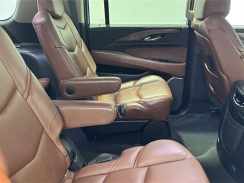 Used 2018 Cadillac Escalade ESV Premium Luxury image 18