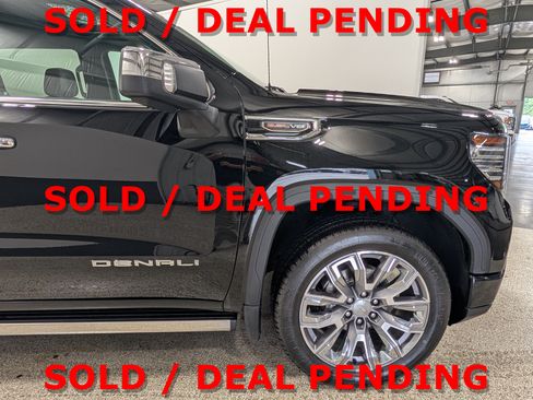 Used 2023 GMC Sierra 1500 Denali w/ Denali Reserve Package AWD/4WD image 11