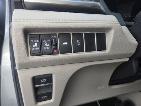 Used 2025 Honda Odyssey EX-L image 16