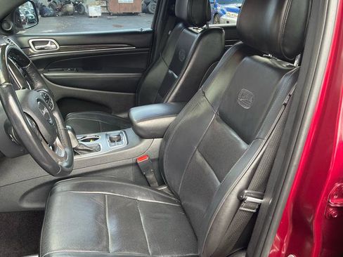 Used 2018 Jeep Grand Cherokee Overland image 12