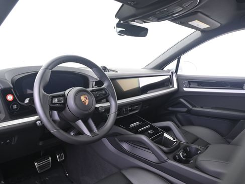 Used 2026 Porsche Cayenne S AWD/4WD image 28