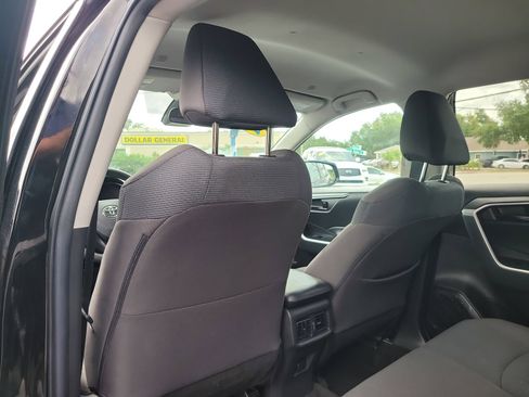 Used 2023 Toyota RAV4 LE FWD image 11