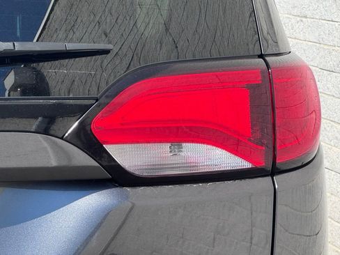 Used 2020 Chrysler Pacifica Touring-L image 12