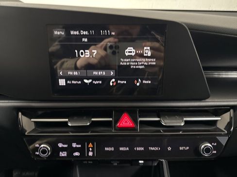 New 2025 Kia Niro LX image 25