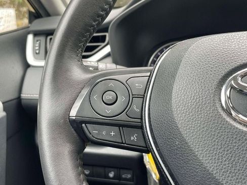 Certified 2021 Toyota RAV4 XLE Premium AWD/4WD image 22