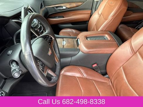 Used 2020 Cadillac Escalade Premium Luxury AWD/4WD image 19