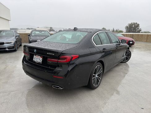 Used 2023 BMW 530e w/ Premium Package image 4