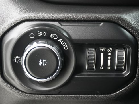 Used 2021 Jeep Wrangler Unlimited Sahara AWD/4WD image 29
