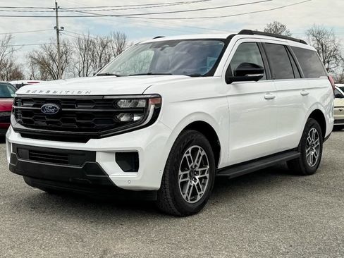 Used 2025 Ford Expedition Active AWD/4WD image 7
