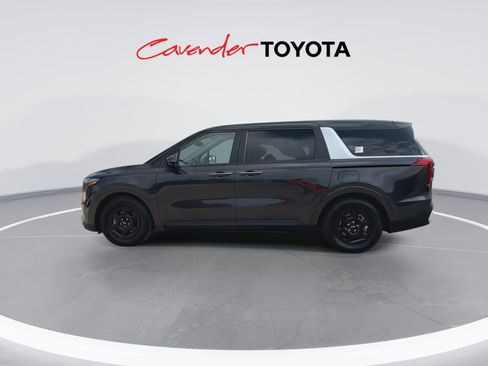 Used 2026 Kia Carnival FWD image 5