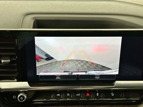 Used 2023 GMC Sierra 1500 Elevation image 12