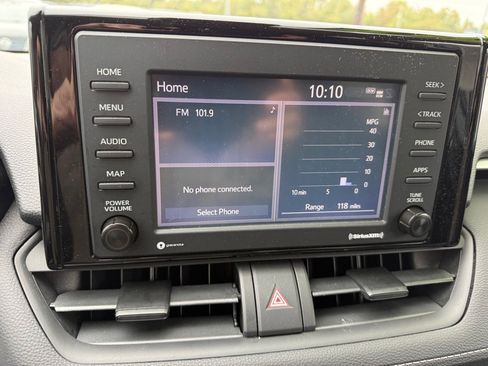 Used 2021 Toyota RAV4 LE image 16