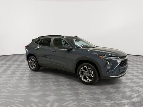 New 2026 Chevrolet Trax LT w/ Driver Confidence Package FWD image 13
