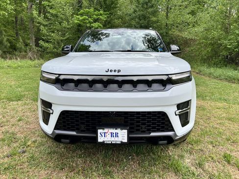 New 2026 Jeep Grand Wagoneer 4WD image 8