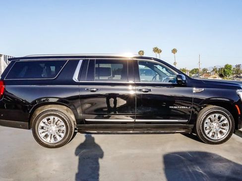 Used 2025 GMC Yukon XL Denali AWD/4WD image 13