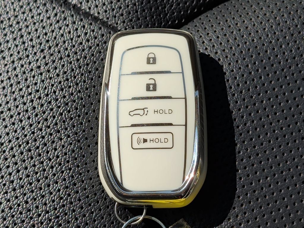 Used 2024 Toyota Grand Highlander AWD Hybrid image 39