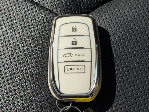 Used 2024 Toyota Grand Highlander AWD Hybrid image 39