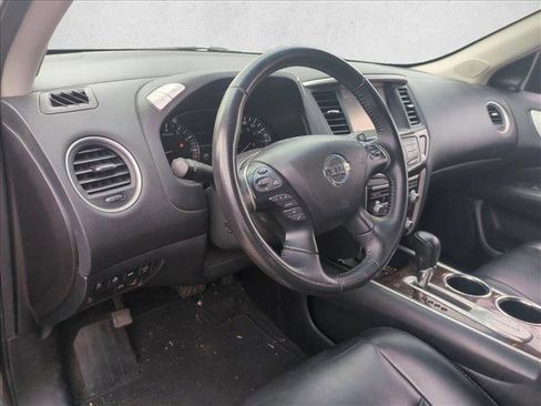 Used 2015 Nissan Pathfinder Platinum w/ Family Entertainment Package image 9