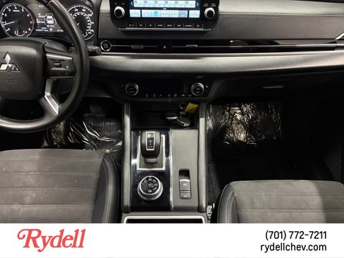 Used 2024 Mitsubishi Outlander SE AWD/4WD image 15