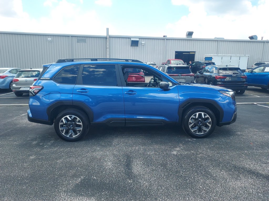 Used 2026 Subaru Forester Premium AWD/4WD image 8
