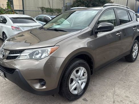 Used 2013 Toyota RAV4 LE image 3